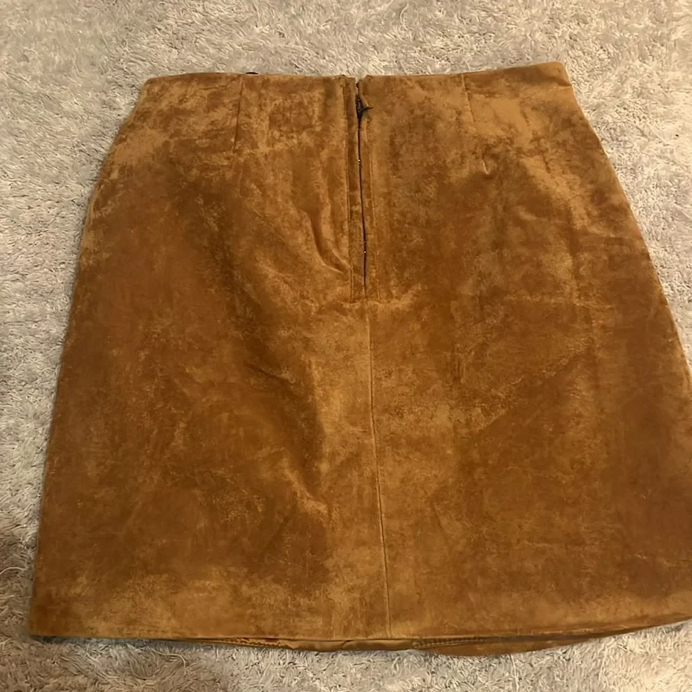 NWT BlankNYC faux suede Carmel mini skirt. Size 25 - Picture 6 of 7